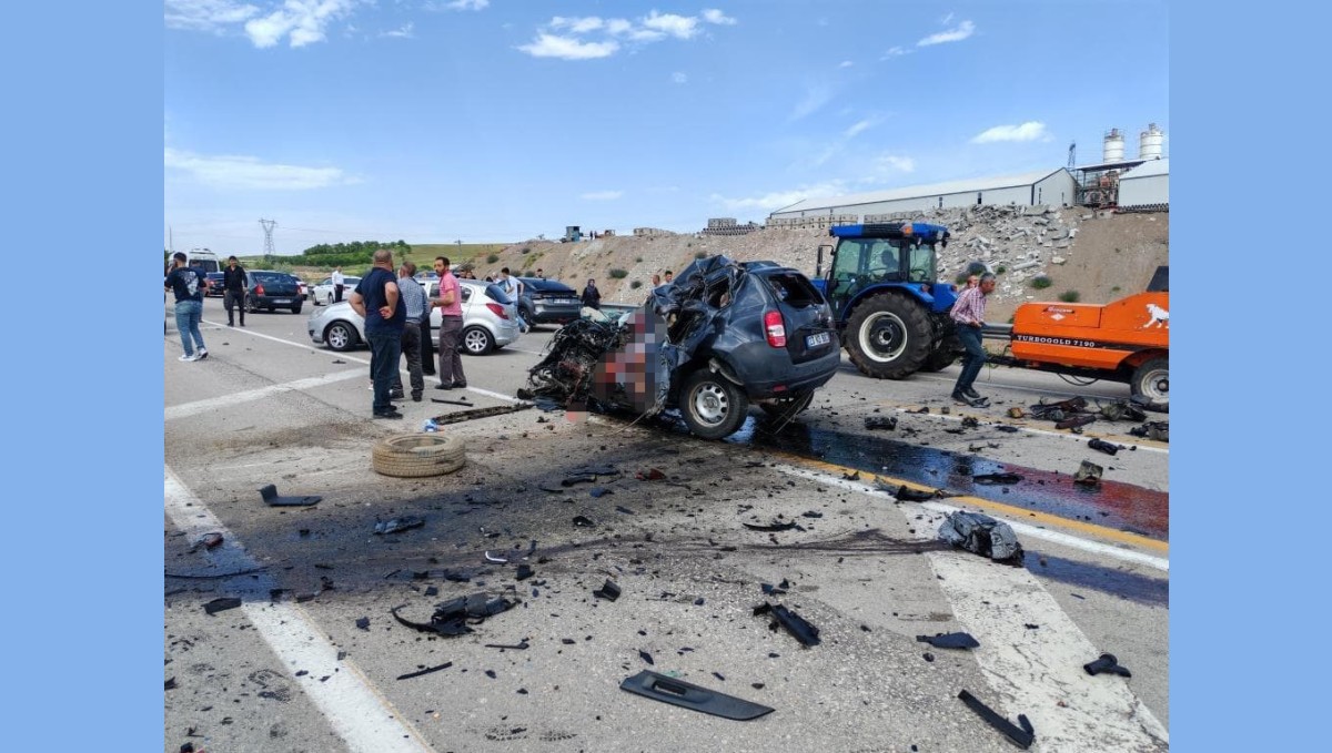 Elazığ'da feci kaza: 1 ölü, 2 ağır yaralı