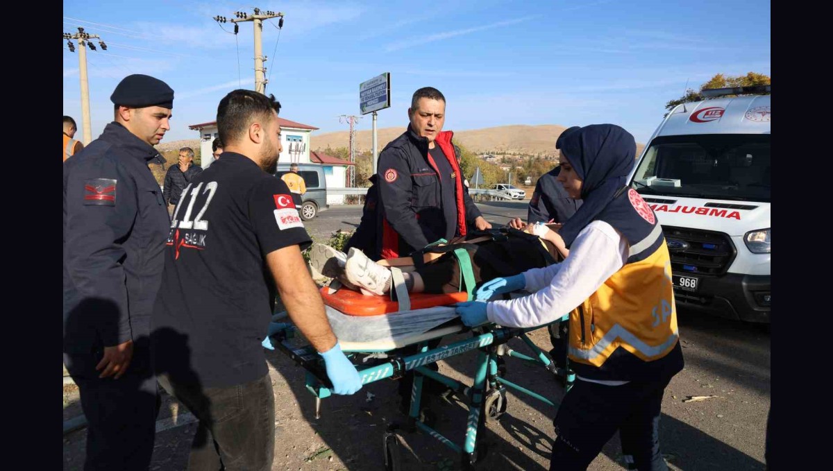 Elazığ'da feci kaza: 2'i ağır 6 yaralı