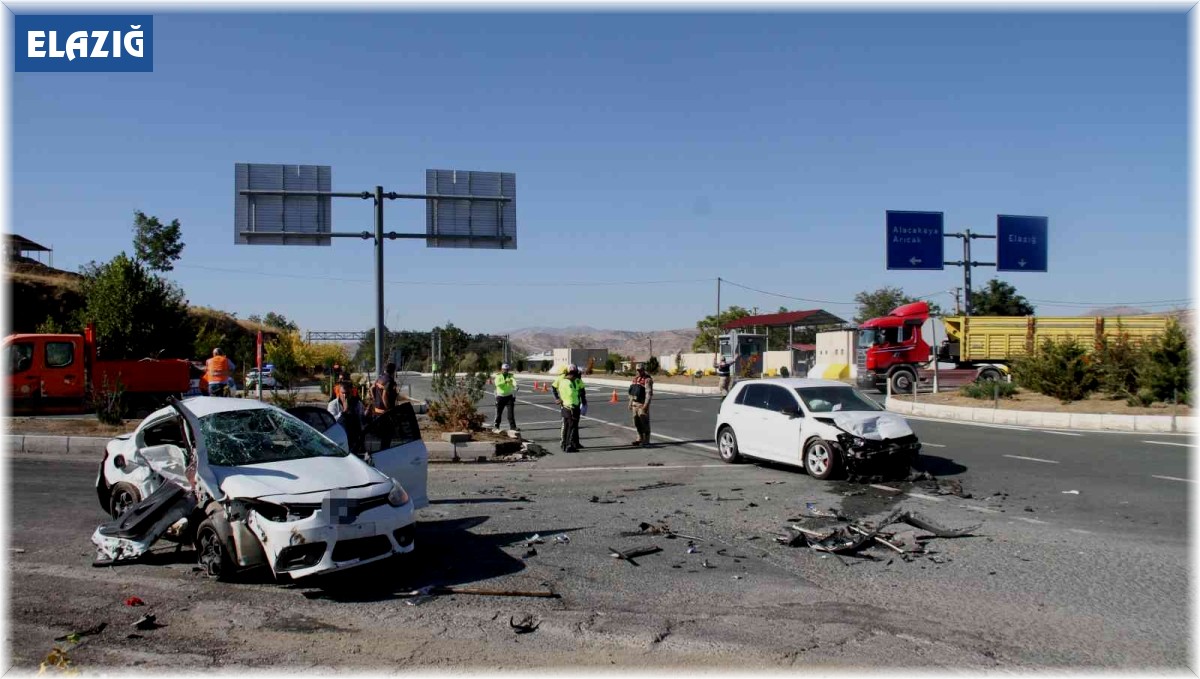 Elazığ'da feci kaza: 7 yaralı
