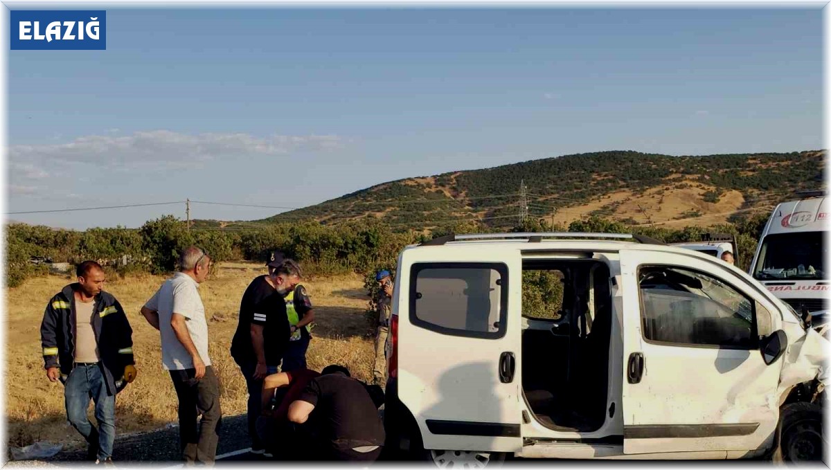 Elazığ'da feci kaza: 9 yaralı