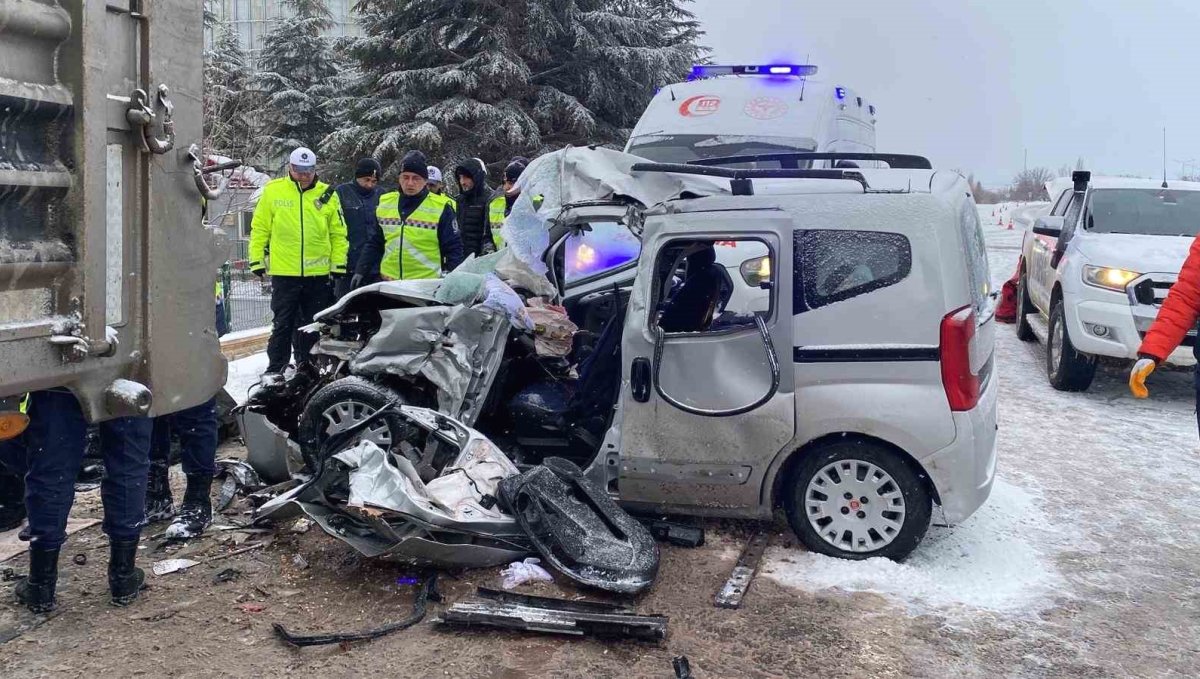 Elazığ'da feci kaza: Çift hayatını kaybetti