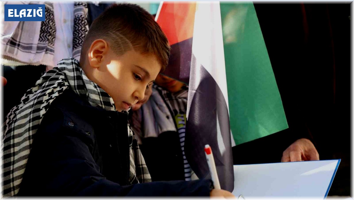 Elazığ'da, Filistin'de hayatını kaybedenler için gıyabi cenaze namazı kılındı