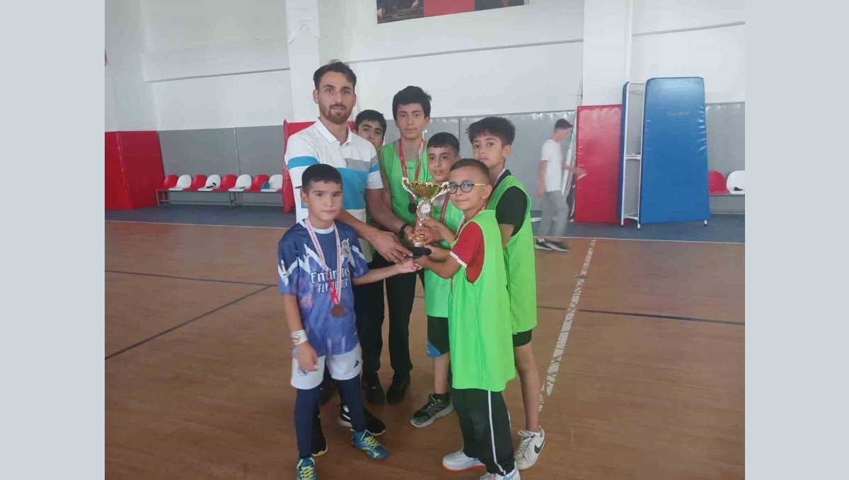 Elazığ'da futsal turnuvası sona erdi