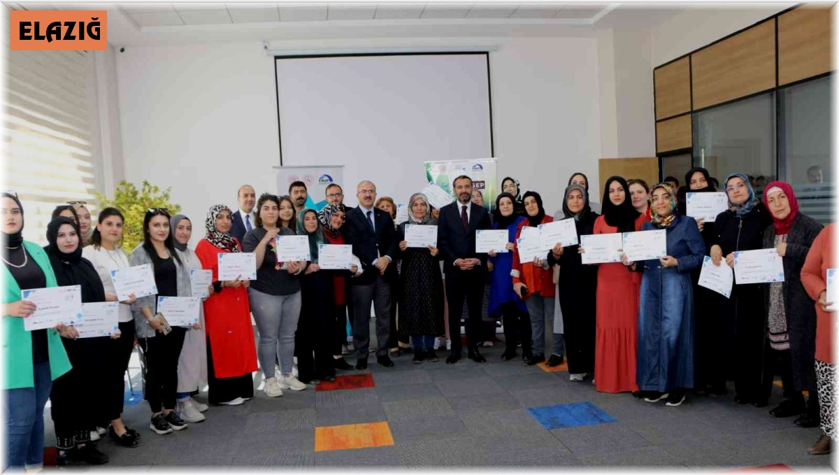 Elazığ'da genç çiftçilere sertifikaları verildi
