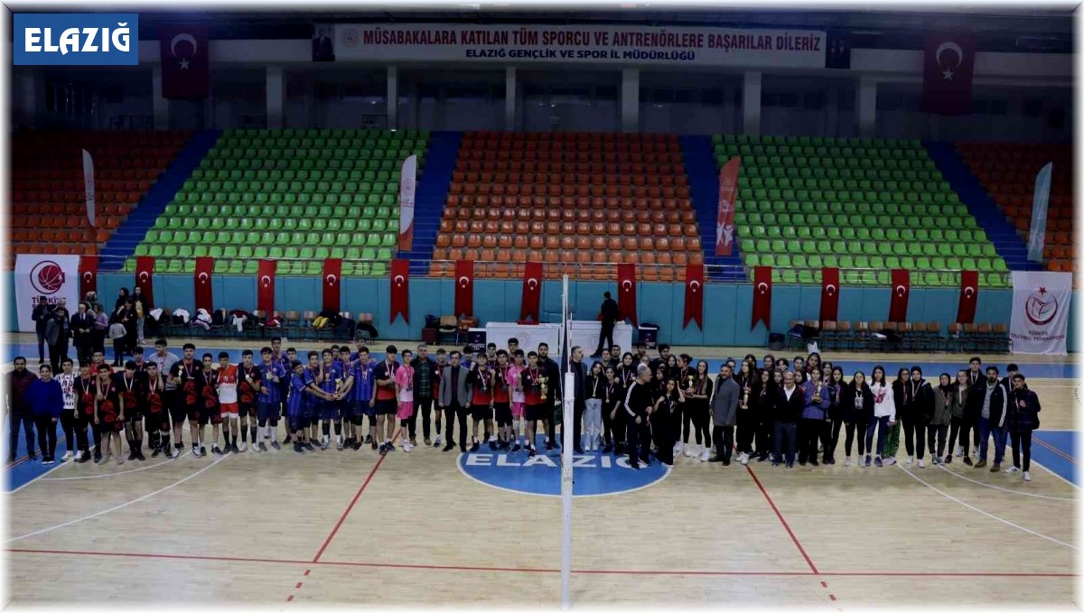 Elazığ'da gençler voleybol müsabakaları sona erdi