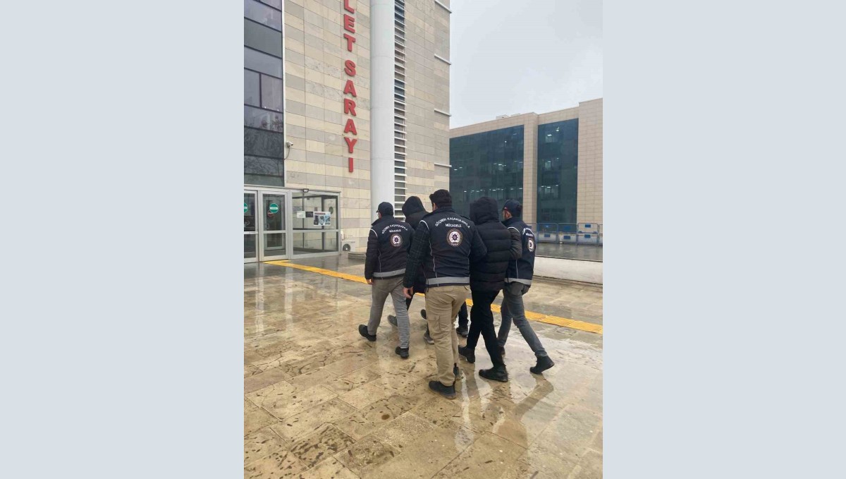 Elazığ'da göçmen kaçakçılığı operasyonu: 16 yabancı uyruklu şahıs yakalandı