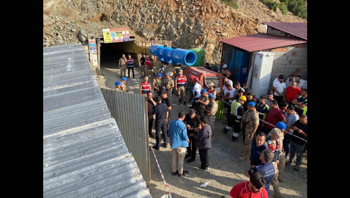 Elazığ'da göçük altında kalan işçinin cansız bedenine ulaşıldı