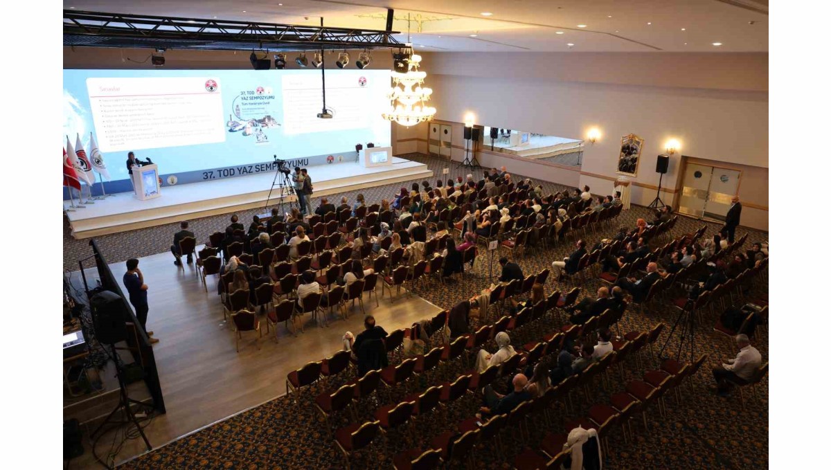 Elazığ'da göz sağlığı sempozyumu: Türkiye'nin dört bir yanından 300 hekim katıldı