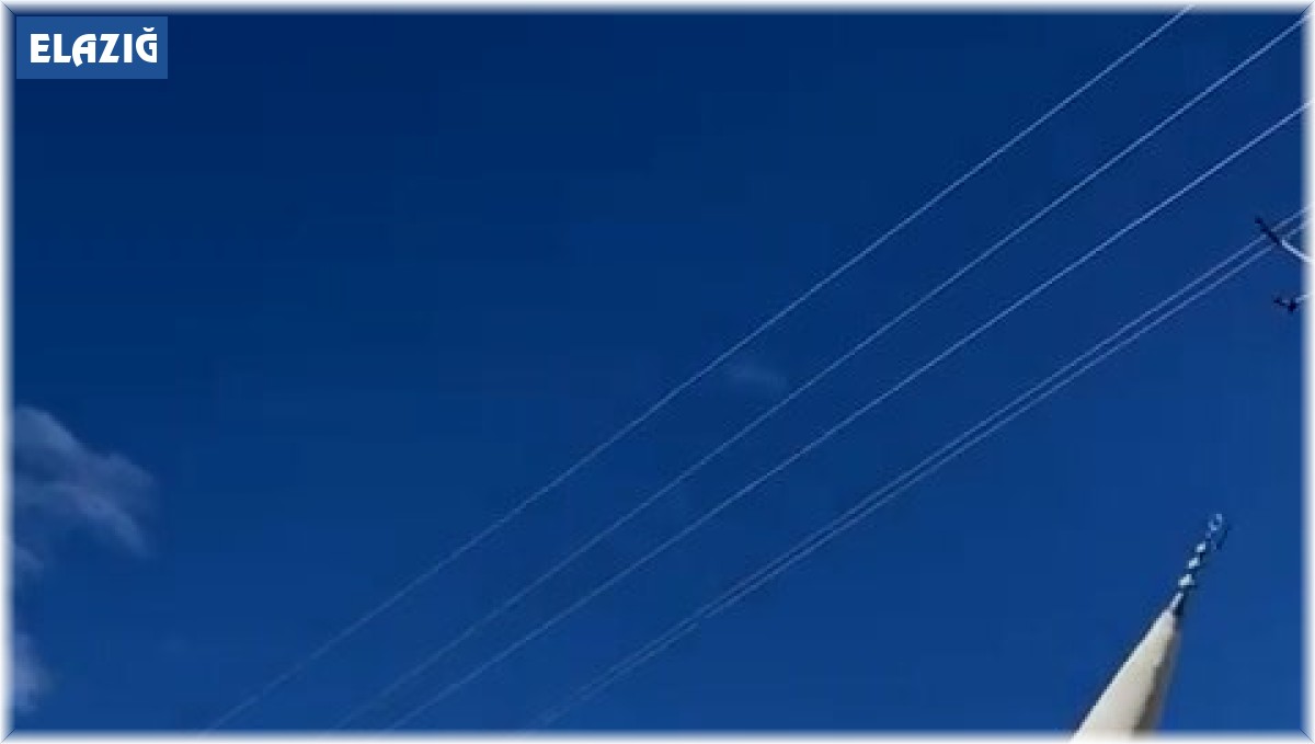 Elazığ'da hasar alan minarelerin yıkımı sürüyor