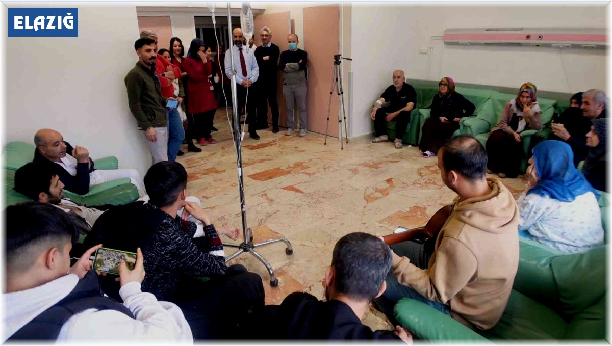 Elazığ'da hastalara müzik dinletisi