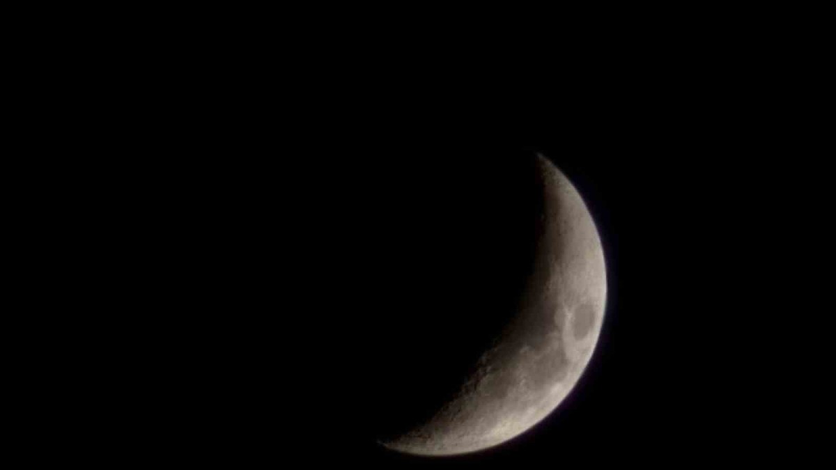 Elazığ'da hilal ay hayran bıraktı