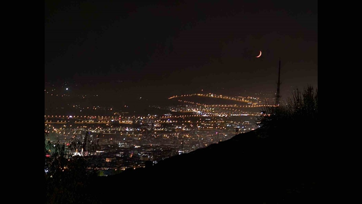 Elazığ'da hilal ay hayran bıraktı