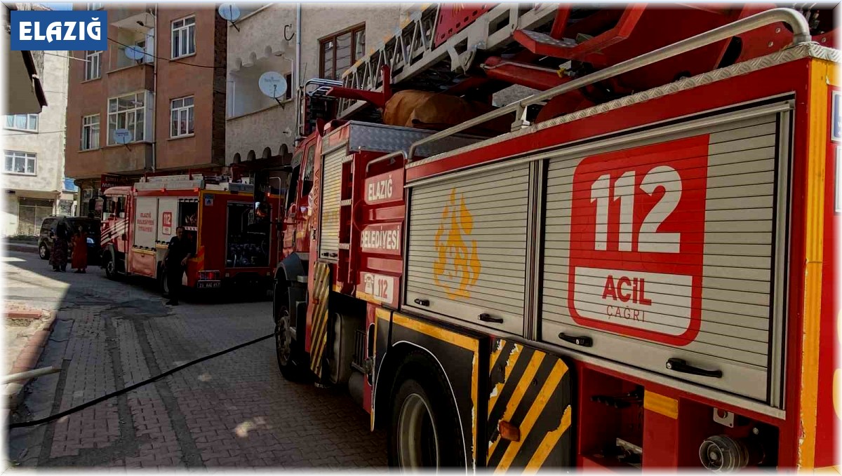 Elazığ'da ikamet yangını