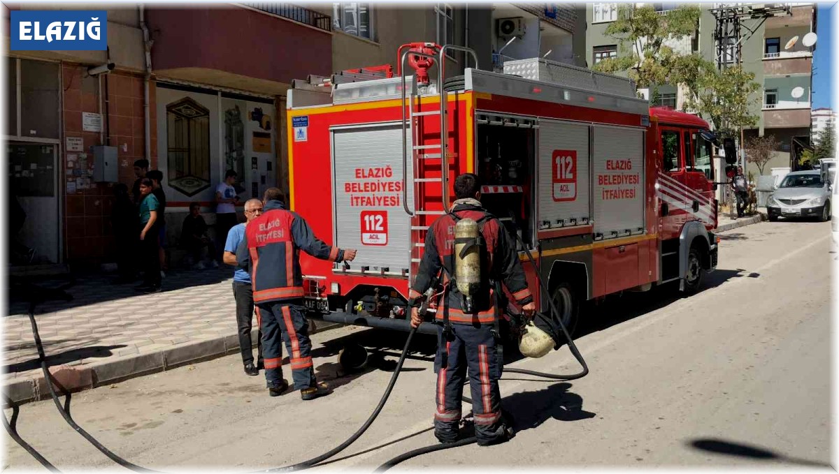 Elazığ'da ikametgah yangını