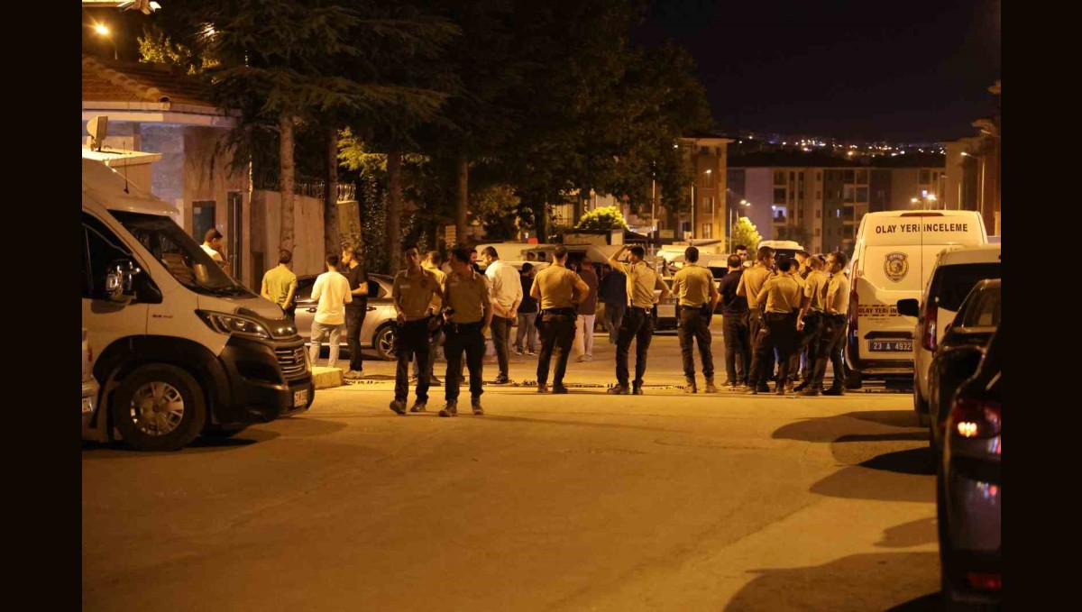 Elazığ'da iki aile arasında bıçaklı kavga : 3 yaralı