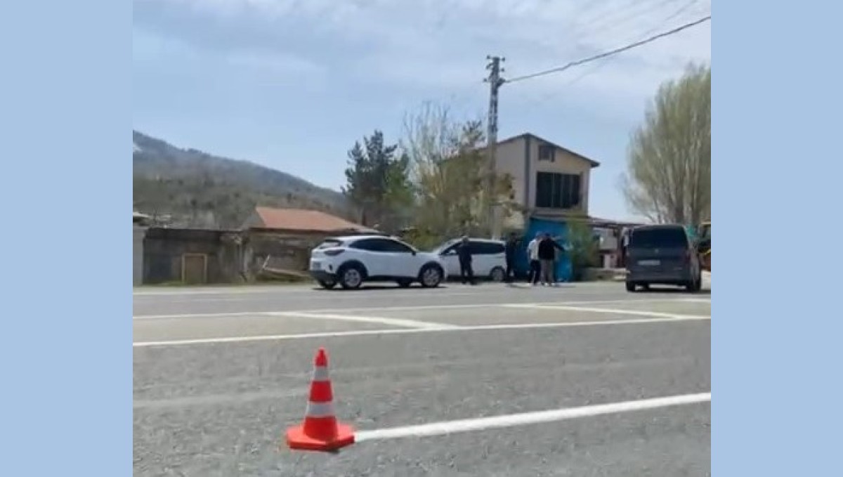 Elazığ'da iki araç çarpıştı: 4 yaralı