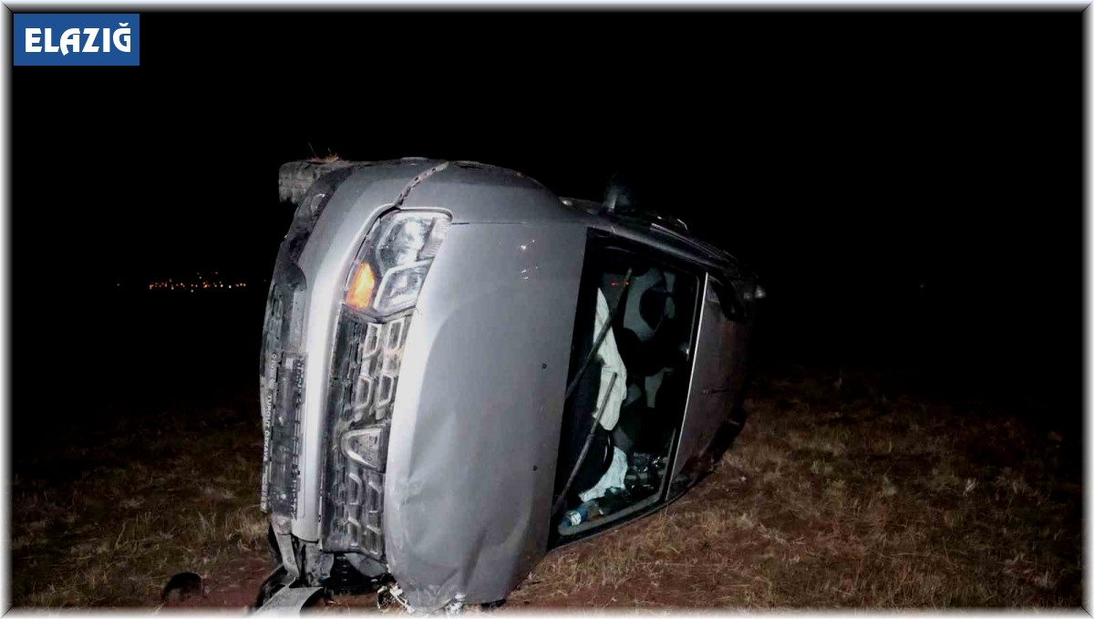 Elazığ'da iki otomobil çarpıştı: 4 yaralı