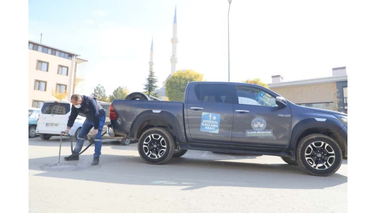 Elazığ'da ilaçlama çalışmaları sürüyor