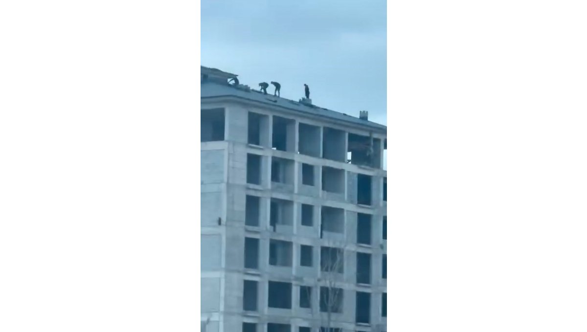 Elazığ'da inşaat işçilerinin tehlikeli çalışması kameraya yansıdı