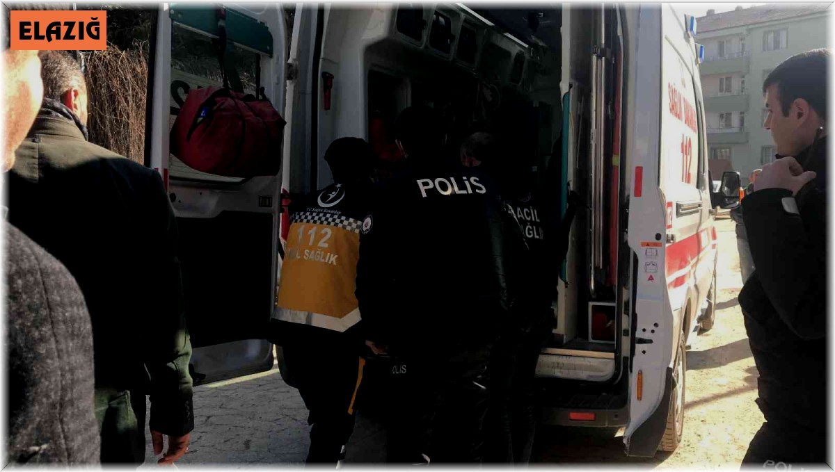 Elazığ'da inşaat işçisi yük asansörünün altında kaldı