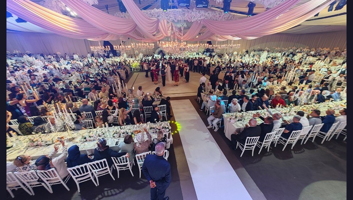 Elazığ'da iş, siyaset ve sanat dünyası bu düğünde bir araya geldi