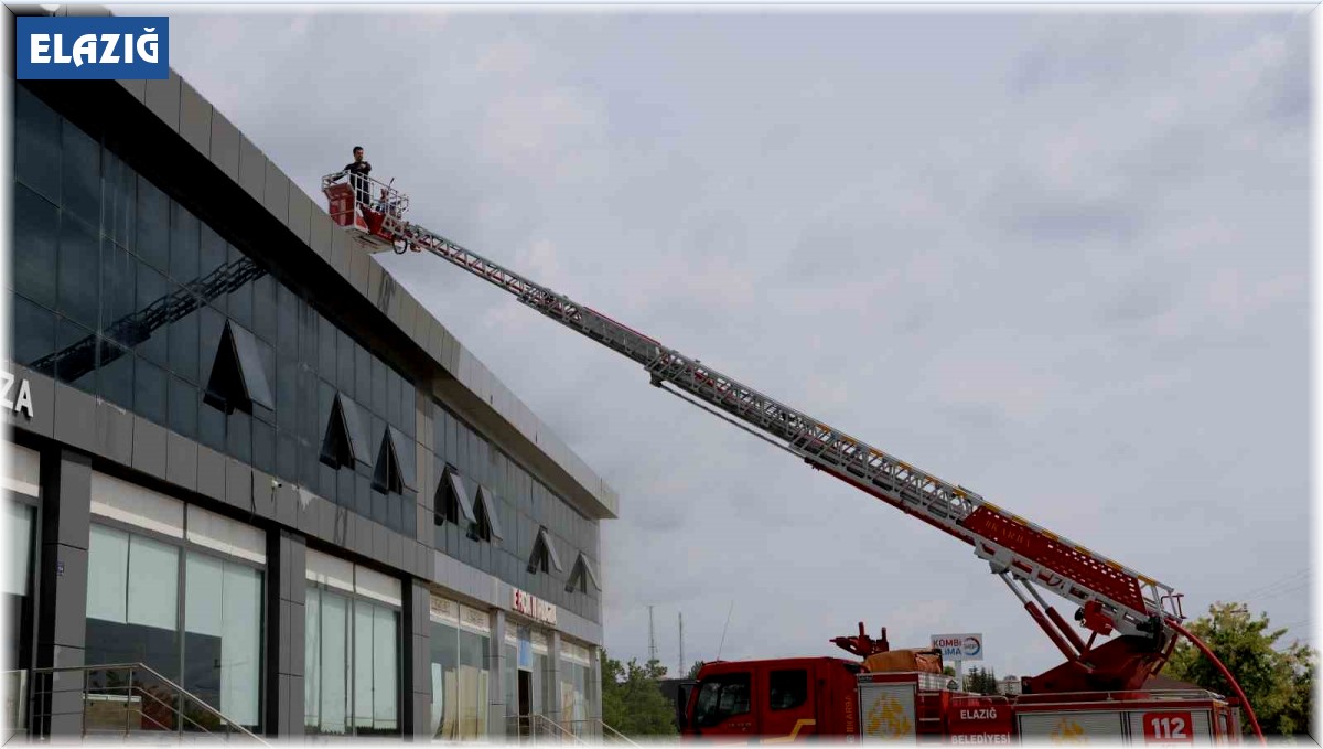 Elazığ'da iş yerinde çıkan yangın söndürüldü