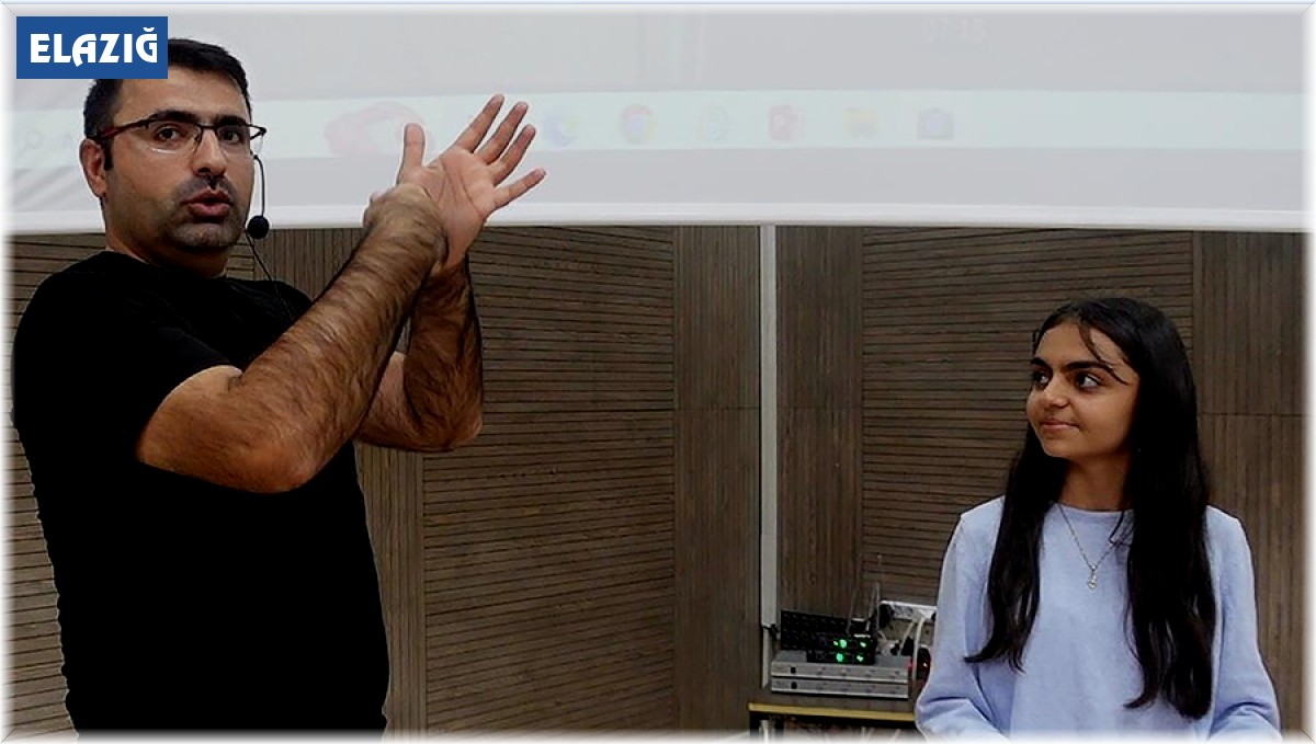 Elazığ'da işaret dili eğitimi verildi