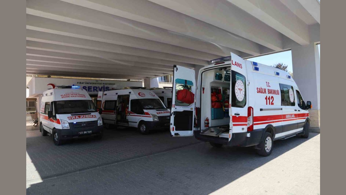 Elazığ'da iskele çöktü: 2 yaralı