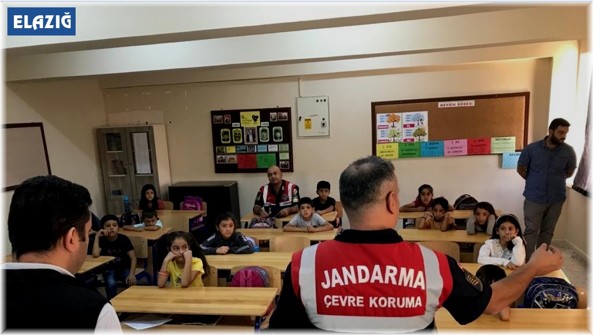 Elazığ'da jandarma ekipleri öğrencileri bilgilendirdi