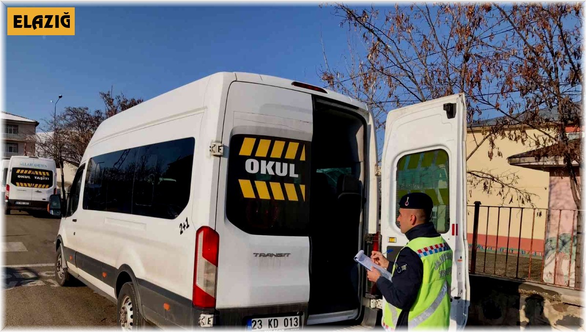 Elazığ'da jandarma ekipleri okul servis araçlarını denetledi