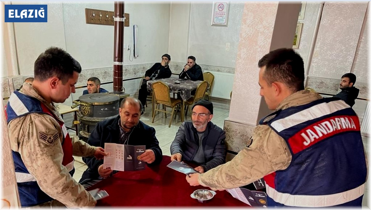 Elazığ'da jandarma ekipleri vatandaşları bilgilendirdi