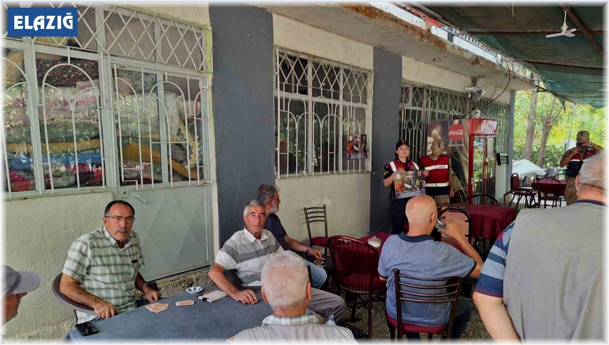 Elazığ'da jandarma ekipleri, vatandaşları bilgilendirdi