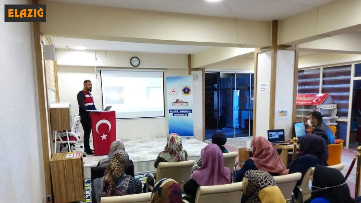 Elazığ'da jandarma kadınlara KADES'i anlattı