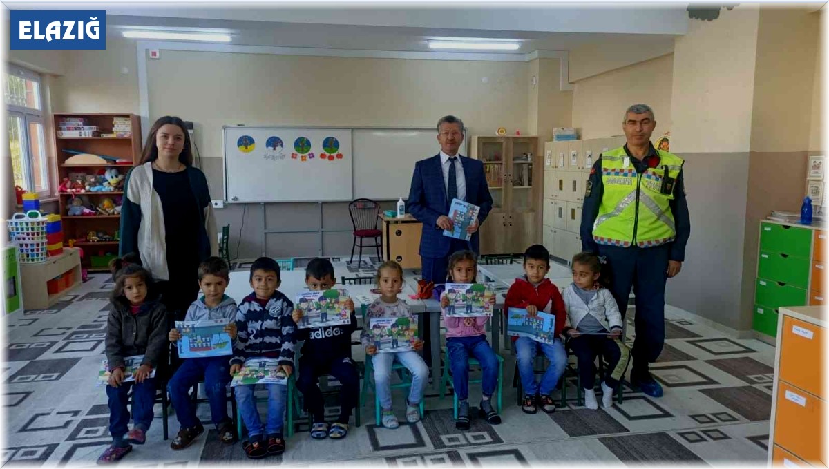 Elazığ'da jandarma, trafik güvenliği eğitimi verdi