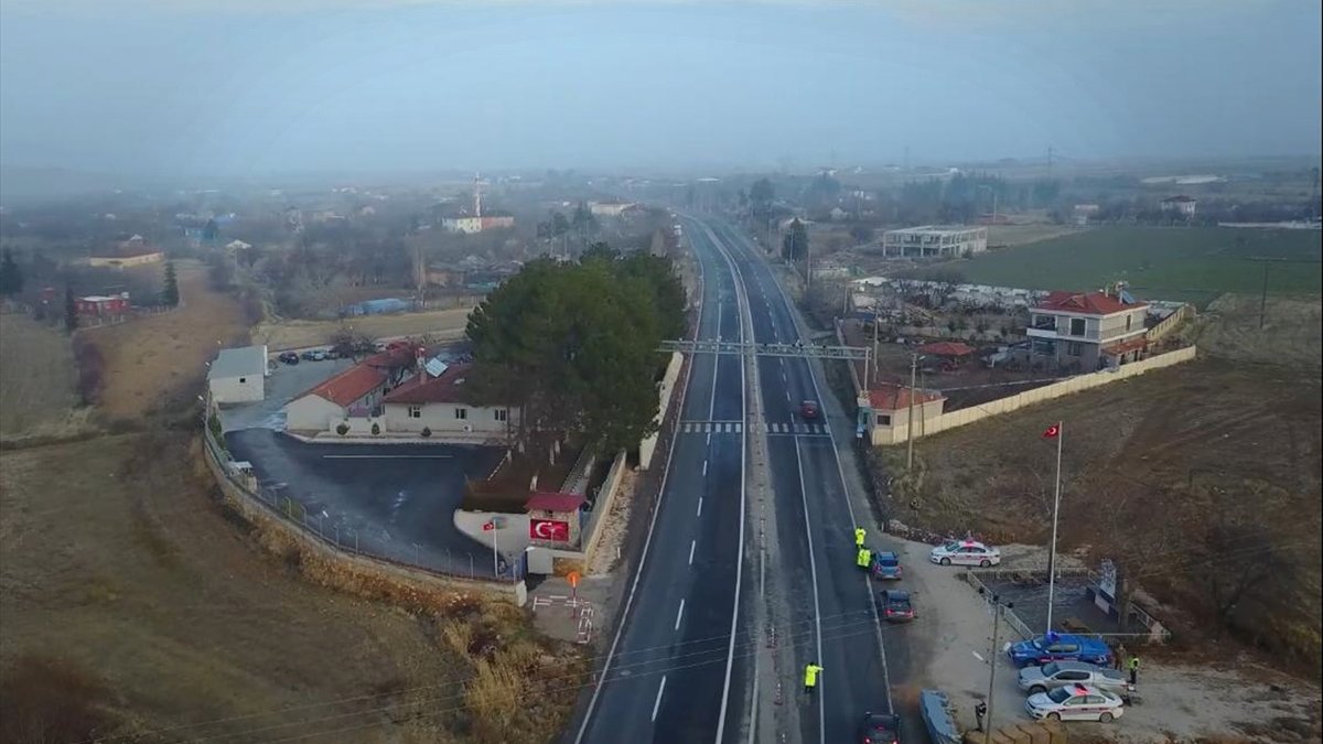 Elazığ'da jandarmadan drone destekli trafik denetimi