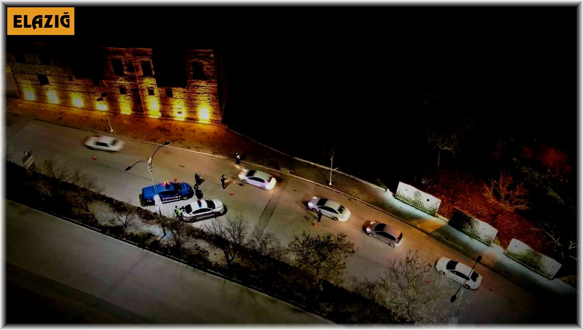 Elazığ'da jandarmadan tarihi Harput'ta -10 derecede yeni yıl denetimi