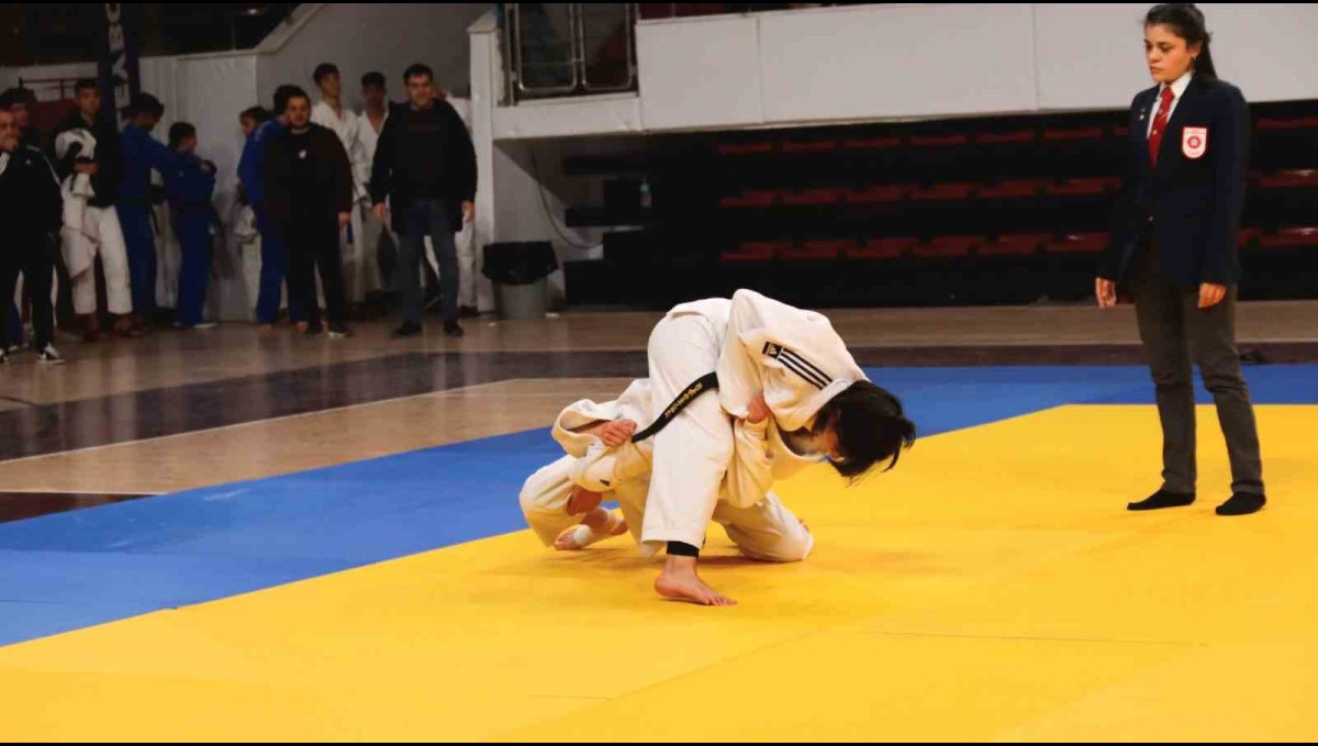 Elazığ'da judo müsabakaları tamamlandı