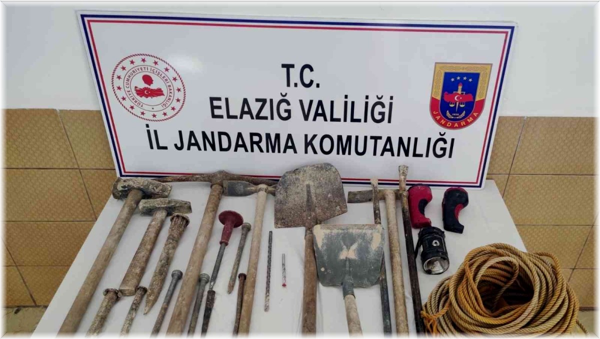 Elazığ'da kaçak kazı yapan 3 şüpheli suçüstü yakalandı