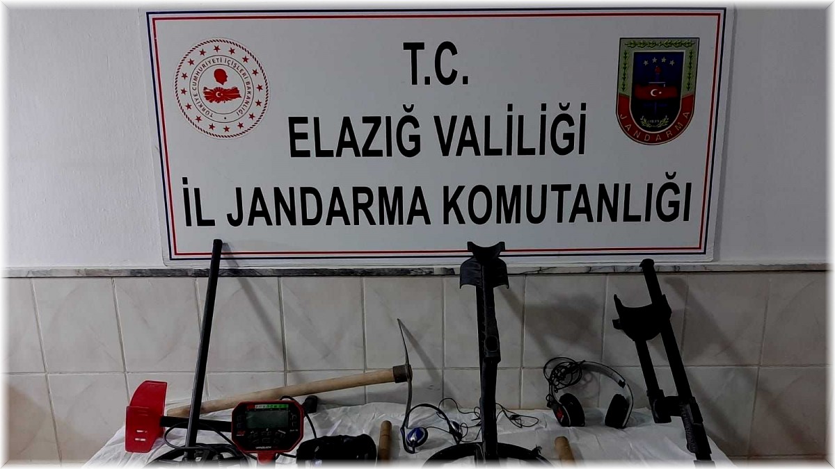 Elazığ'da kaçak kazıya suçüstü: 3 gözaltı