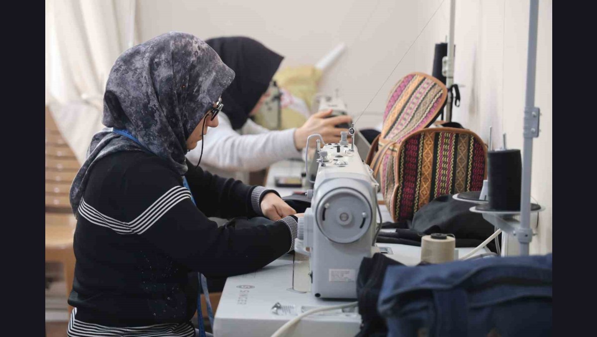 Elazığ'da kadınlar hayallerinin peşinde ter döküyor