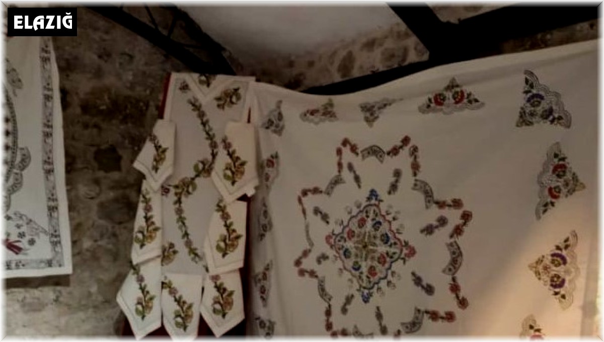 Elazığ'da kadınların el emekleri görücüye çıktı