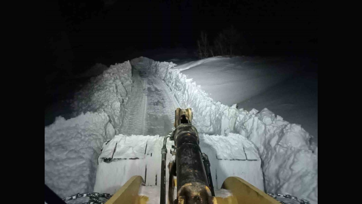 Elazığ'da kapalı köy yolları açıldı