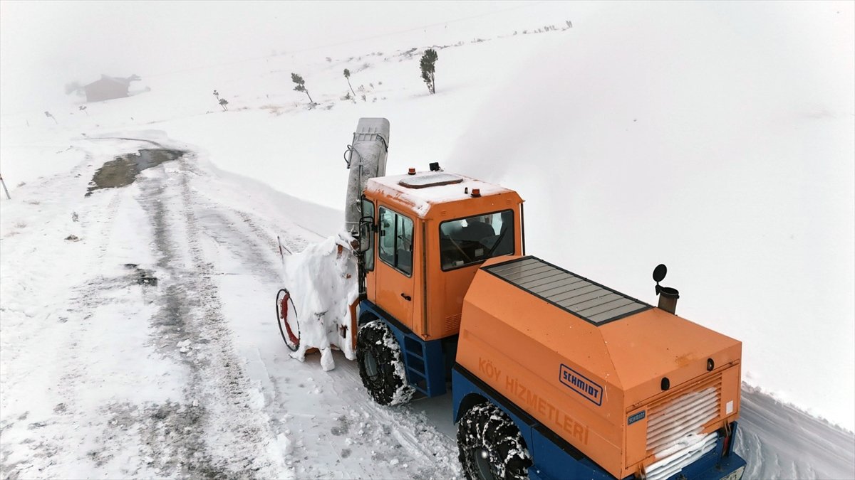Elazığ'da kar nedeniyle kapanan 169 köy yolu ulaşıma açıldı