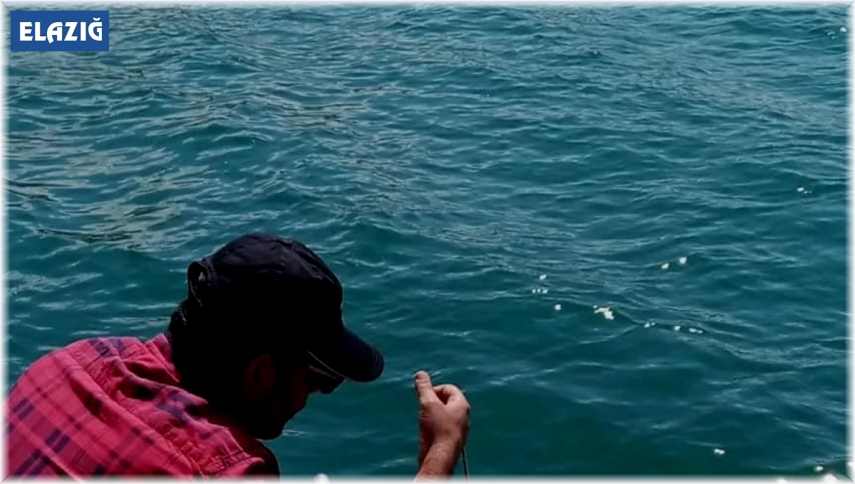 Elazığ'da Karakaya Barajında örnekleme çalışmaları sürüyor