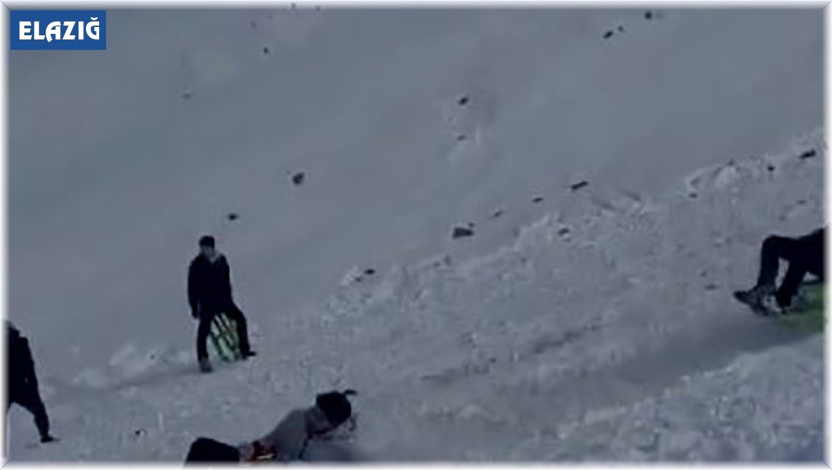 Elazığ'da kayak sezonu açıldı, vatandaşların kızakla kayma anları gülümsetti