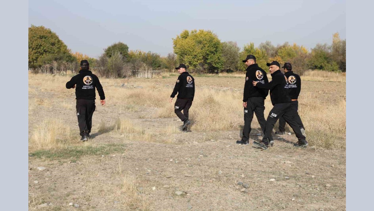 Elazığ'da kayıp çocuğu 250 kişilik ekip arıyor