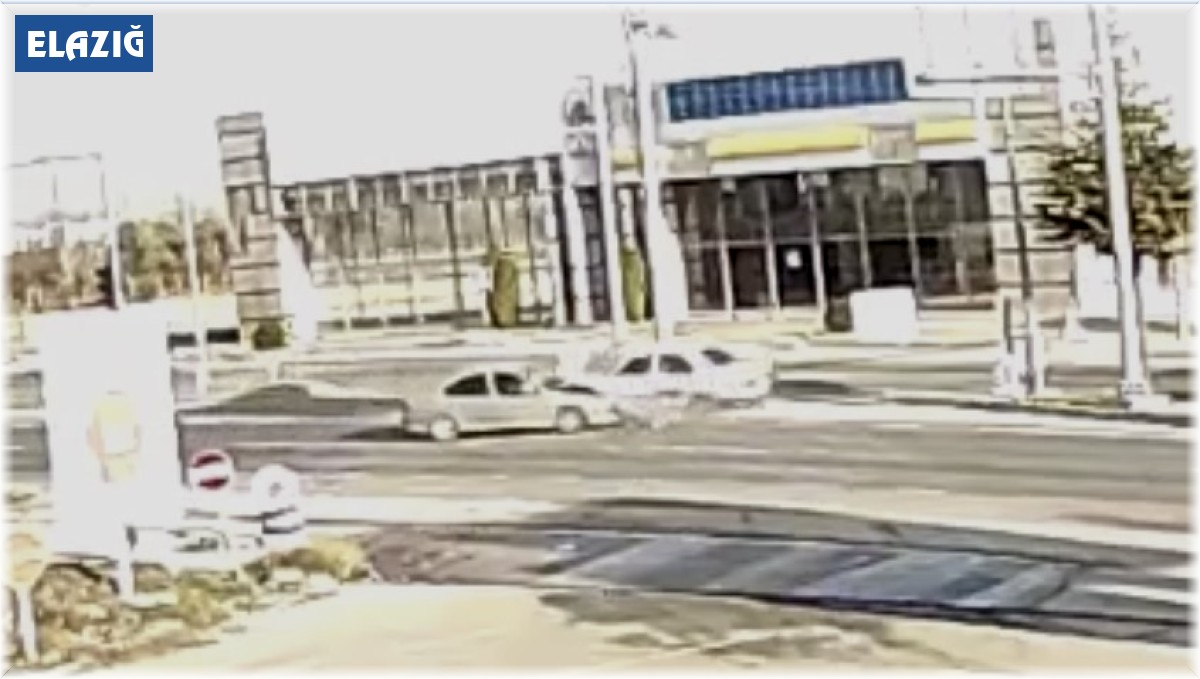 Elazığ'da kaza kameralara yansıdı