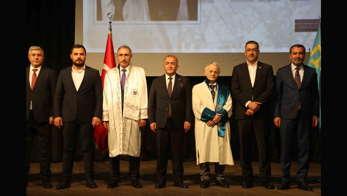 Elazığ'da Kırım Tatar Türk Halkı Milli Lideri Mustafa Abdülcemil Kırımoğlu'na fahri doktora verildi