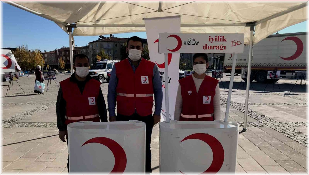 Elazığ'da 'Kızılay Sokağı' ve fotoğraf sergisi açıldı