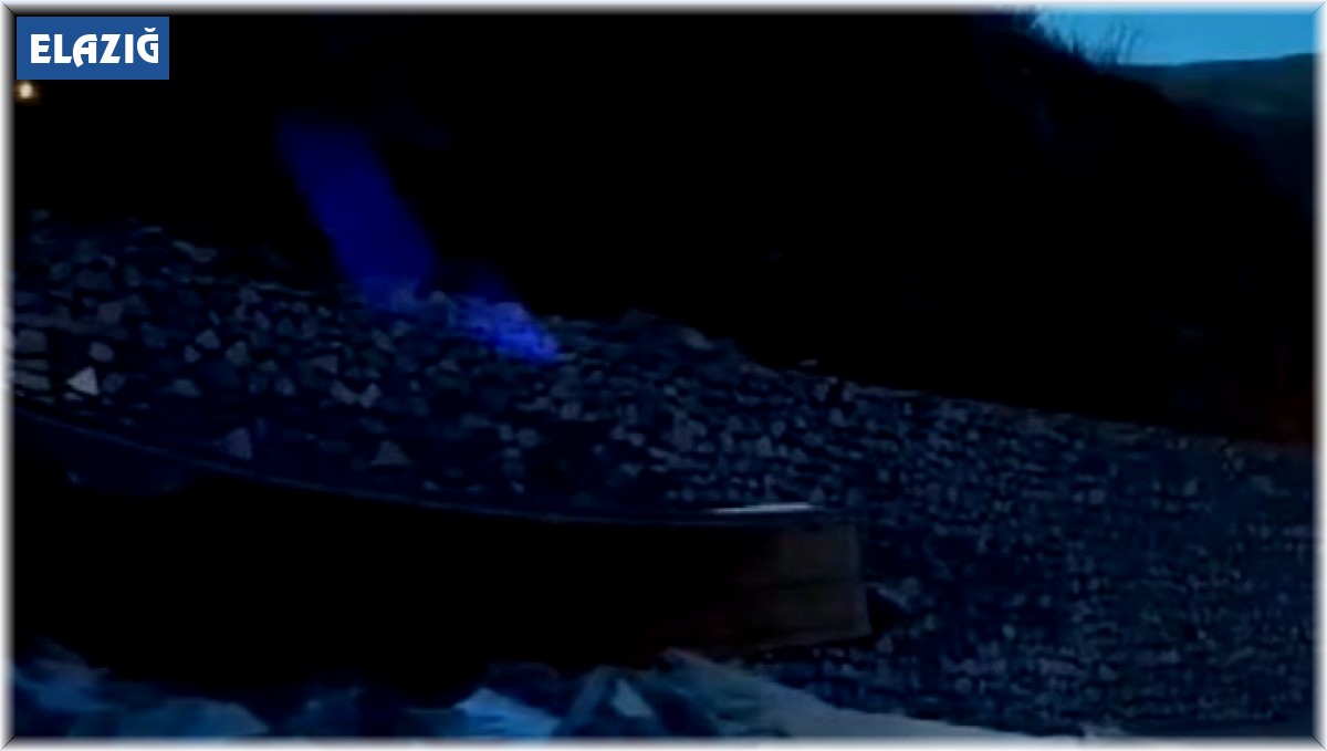 Elazığ'da kömür yüklü tır devrildi: 1 yaralı